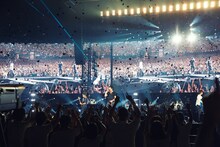 「Mr.Children DOME & STADIUM TOUR 2017 Thanksgiving 25」えがお健康スタジアム公演の様子。 (c)osami yabuta