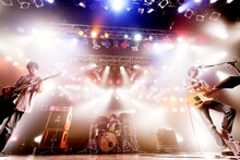 plentyラストツアー「蒼き日々」の様子。