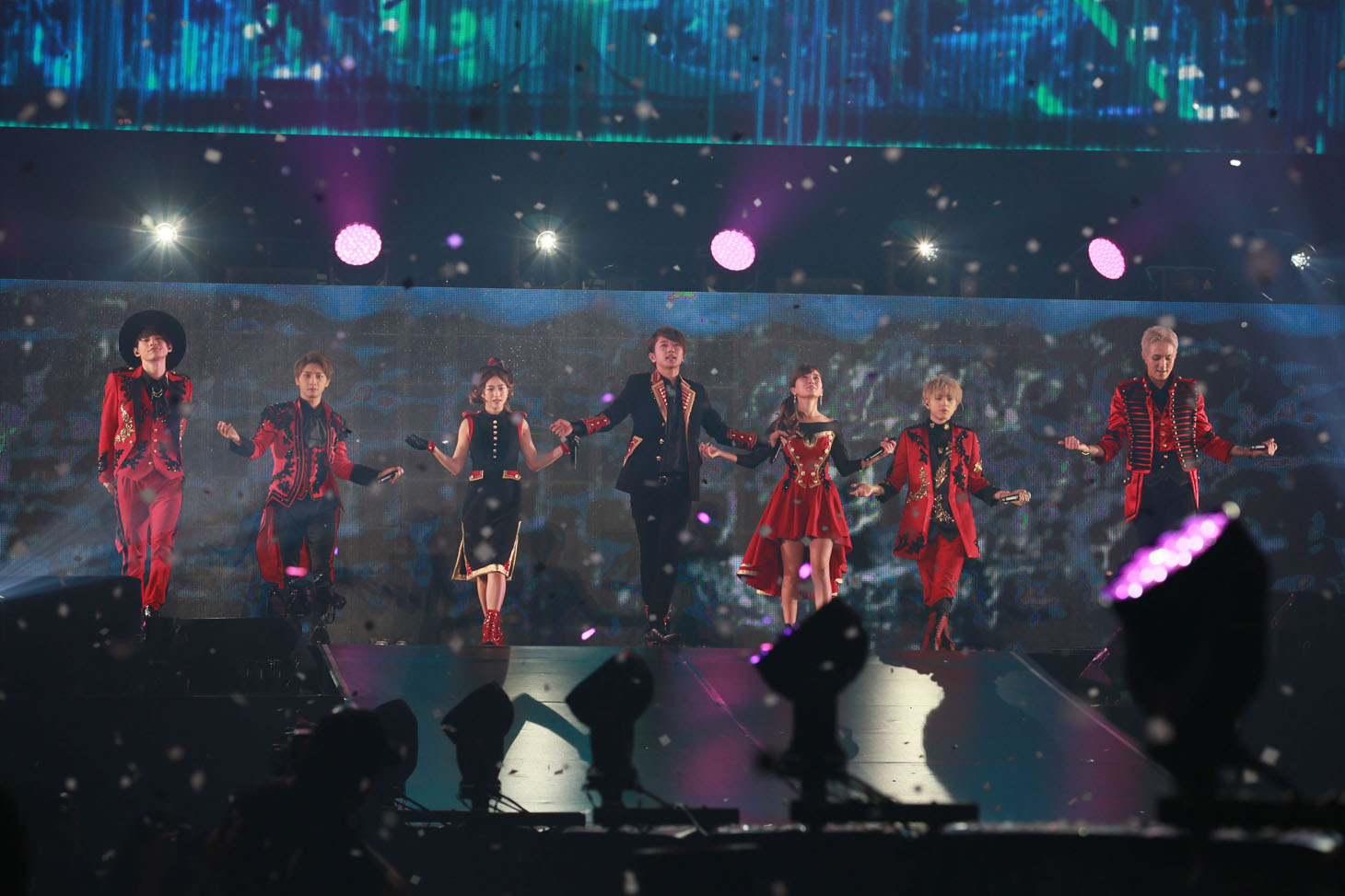 「AAA Special Live 2016 in Dome -FANTASTIC OVER-」の様子。