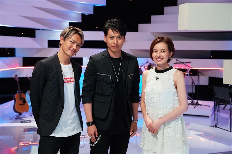 左から今市隆二、山下健二郎、ベッキー。