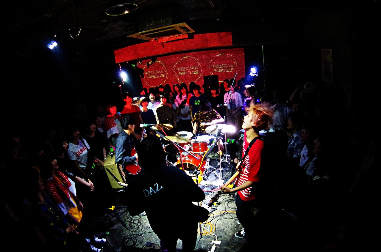 PELICAN FANCLUB、ゼロ距離ライブ再び