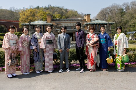 師弟TUNEと和服姿の女性たち。
