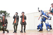 サプライズ発表に喜ぶさとり少年団。