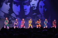 「アップアップガールズ（仮）これが私達の生きる道～ Way of Our Life ～」の様子。