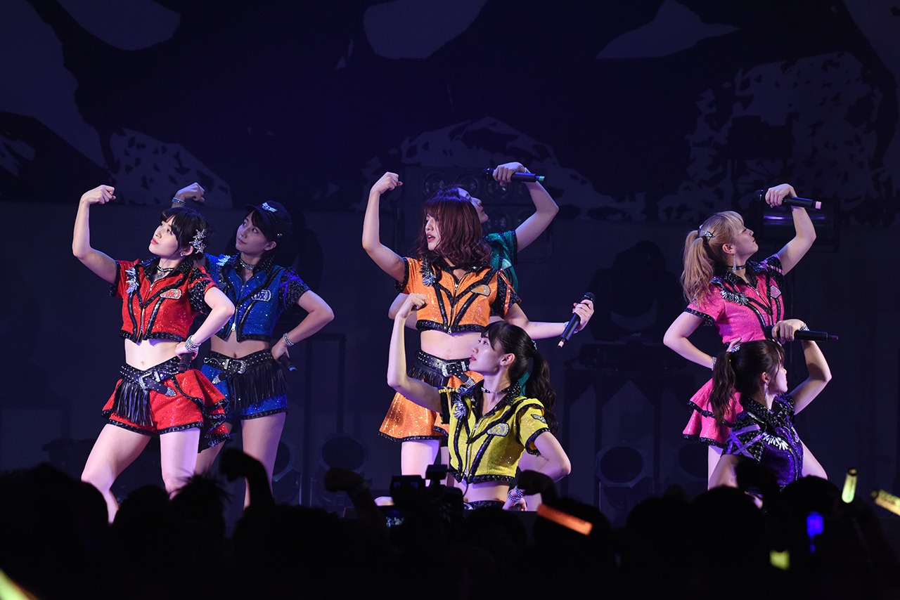 「アップアップガールズ（仮）これが私達の生きる道～ Way of Our Life ～」の様子。