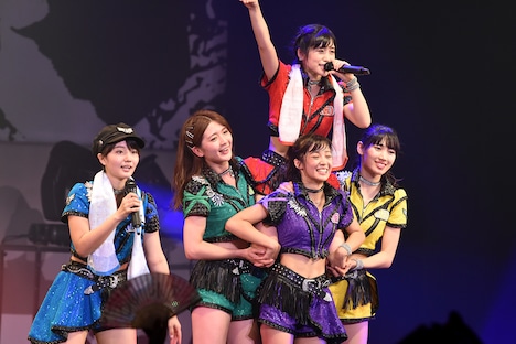 「アップアップガールズ(仮)これが私達の生きる道~ Way of Our Life ~」の様子。