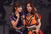 左から佐藤綾乃、関根梓。