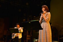 澤部渡（スカート）と「長いこと待っていたんだ」をデュエットするKaede。