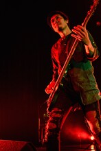 岡峰光舟（B / THE BACK HORN）（撮影：橋本塁［SOUND SHOOTER]）