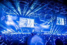 VAMPS（撮影：青木カズロー）