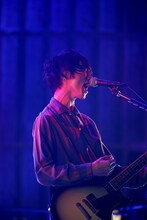 江沼郁弥（Vo, G）（撮影：岡田貴之）