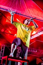 岡崎体育（撮影：青木カズロー）