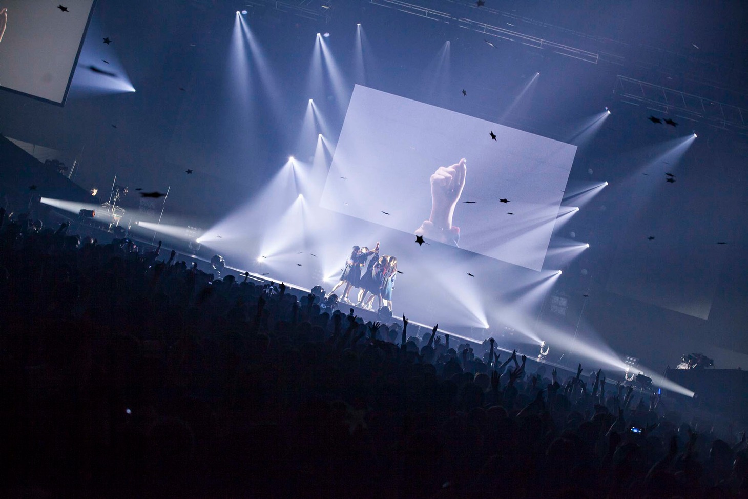「BiSH NEVERMiND TOUR RELOADED THE FiNAL "REVOLUTiONS"」の様子。