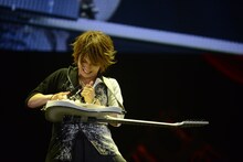 ゴールデンボンバーのライブの様子。(c)テレビ朝日