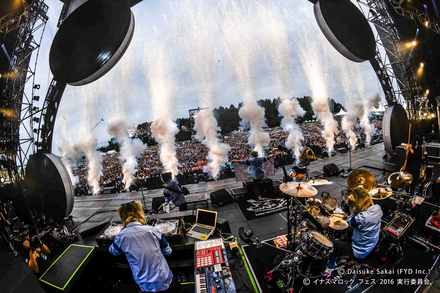 「イナズマロック フェス 2016 リターンズ」に出演するMAN WITH A MISSION。