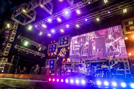 岡村靖幸（撮影：青木カズロー）