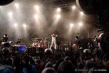 「イナズマロック フェス 2017」UVERworldのステージの様子。