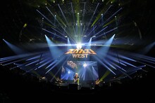 「スガフェス！WEST ～スガシカオ vs kokua 絶対に負けられない対バンがある in 大阪～」の様子。（撮影：渡邊一生）