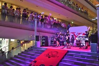 SILENT SIRENによるスペシャルライブの様子。