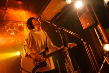 関大地（G, Cho / ハルカミライ）（Photo by Shiraishi Tatsuya）