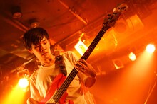 秋澤和貴（B / Saucy Dog）（Photo by Shiraishi Tatsuya）