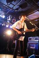 吉田雄帆（G, Cho / 知る権利）（Photo by Shiraishi Tatsuya）