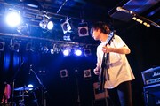 吉田雄帆(G, Cho / 知る権利)(Photo by Shiraishi Tatsuya)