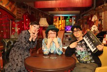 「久保みねヒャダこじらせナイト」出演者。左から能町みね子、久保ミツロウ、ヒャダイン。(c)フジテレビ