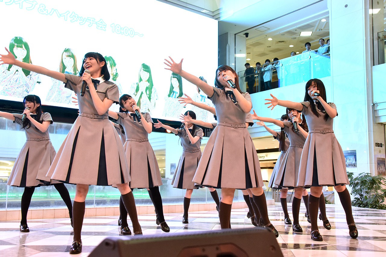 「11人が集まった理由」を初披露する22/7。