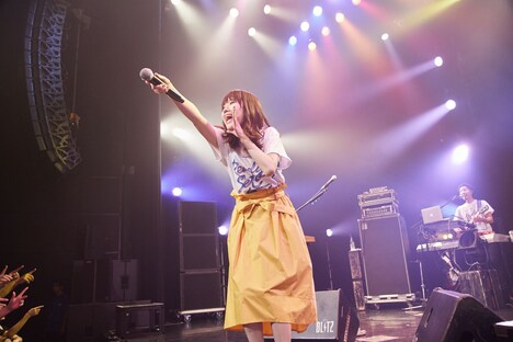 池田智子(Vo)(撮影:田中聖太郎写真事務所)