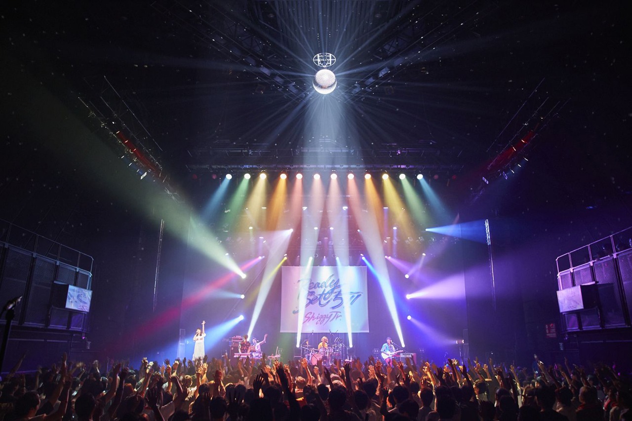 Shiggy Jr.「Shiggy Jr. LIVE TOUR 2017 -Ready Set 5!!-」東京・赤坂BLITZ公演の様子。（撮影：田中聖太郎写真事務所）