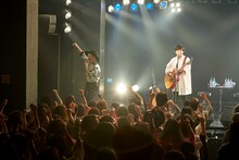 吉田山田「吉田山田ツアー2017」初日公演の様子。（写真提供：ポニーキャニオン）