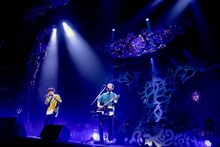 ゆず「YUZU HALL TOUR 2017 謳おう」熊本・熊本県立劇場 演劇ホール公演の様子。