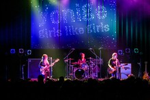 yonige「女の子の逆襲」の様子。（Photo by Viola Kam [V'z Twinkle]）