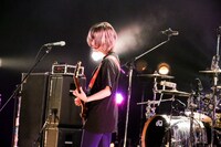 牛丸ありさ（Vo, G）（Photo by Viola Kam [V'z Twinkle]）