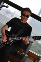 織田哲郎（G）（写真提供：TOKYO FM）