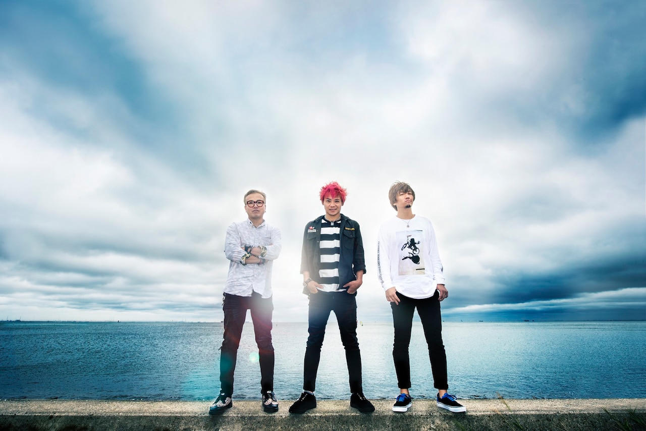 HOTSQUALLツアーにBUZZ THE BEARS、locofrank、Crystal Lakeら追加