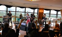 ROLL-B DINOSAUR（写真提供：TOKYO FM）