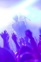 ミオ（Vo / ミオヤマザキ）