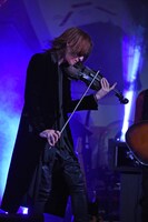 SUGIZO
