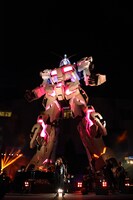 「実物大ユニコーンガンダム立像」オープニングセレモニーの様子。