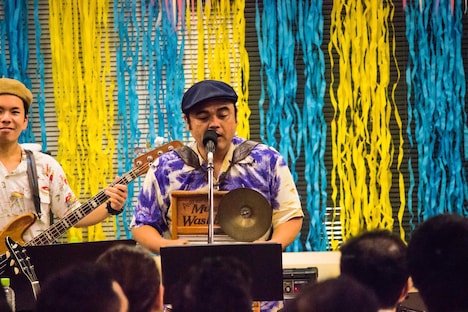 比嘉栄昇（Vo, G / BEGIN）（写真提供：アミューズ）