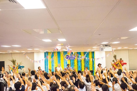 BEGINのシークレットライブの様子。（写真提供：アミューズ）