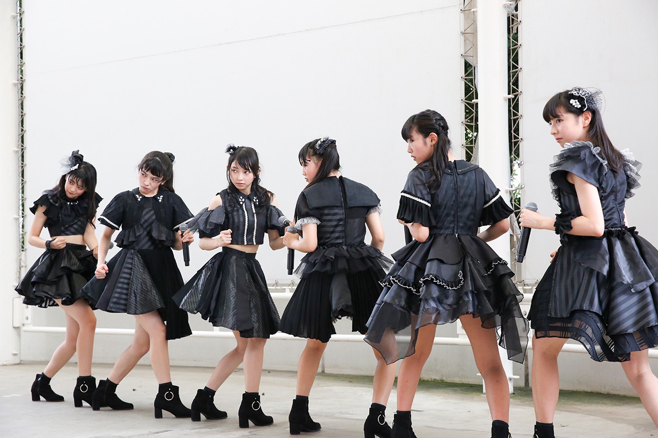 ときめき▽宣伝部「ときめき▽宣伝部～6th SEASON～DEADHEATでぶっちぎりぎりパラダイス!!ツアー」千葉・イオンモール幕張新都心公演の様子。（提供：スターダストプロモーション）