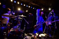 MASS OF THE FERMENTING DREGS（撮影：朝岡英輔）