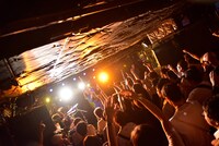 MASS OF THE FERMENTING DREGS（撮影：朝岡英輔）