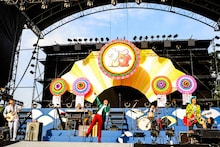 「クリアアサヒ Presents OSAKAウルフルカーニバル ウルフルズがやって来る！ヤッサ2017 ～ウルフルズ25祭!!～」の様子。（撮影：渡邉一生）