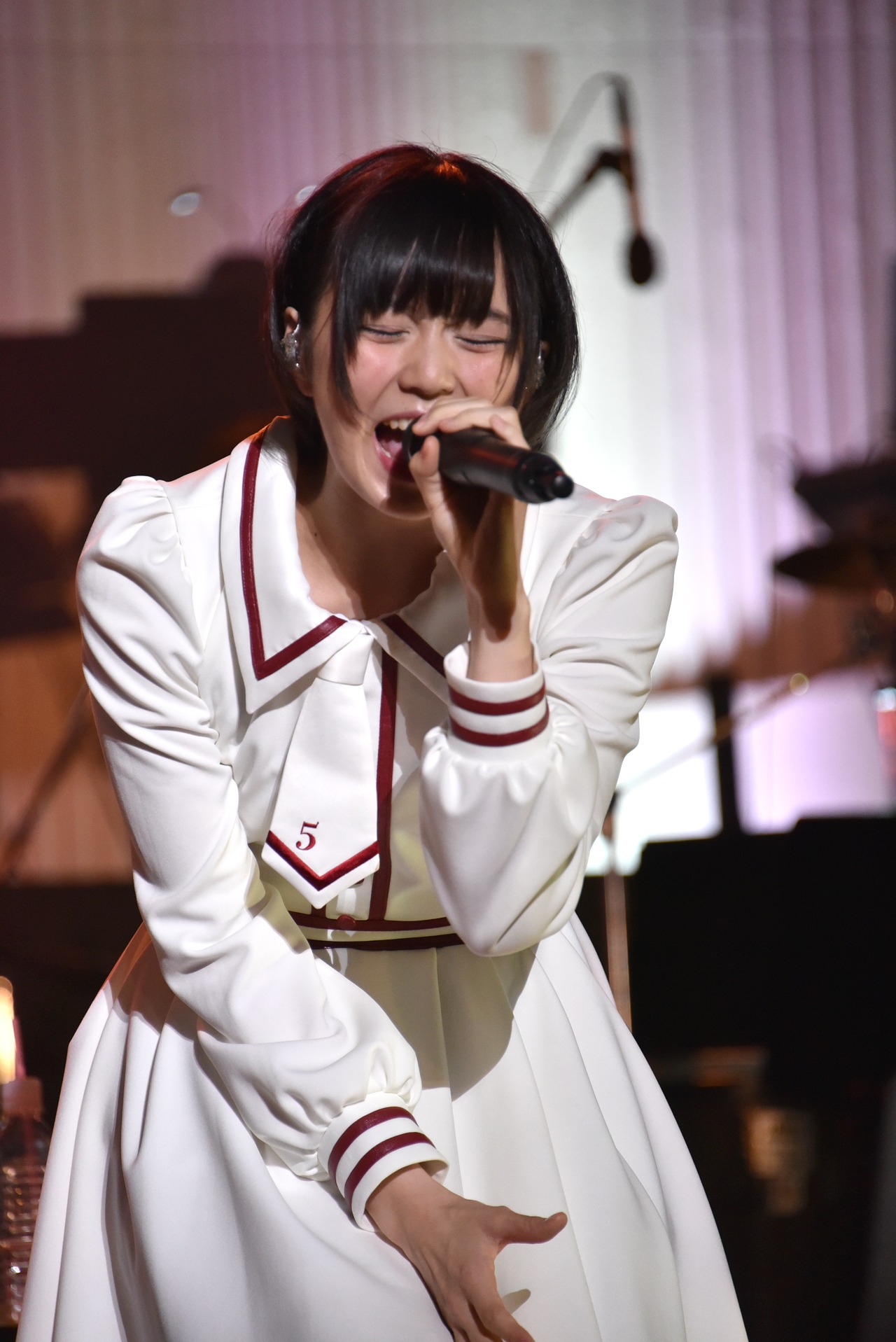 安本彩花
