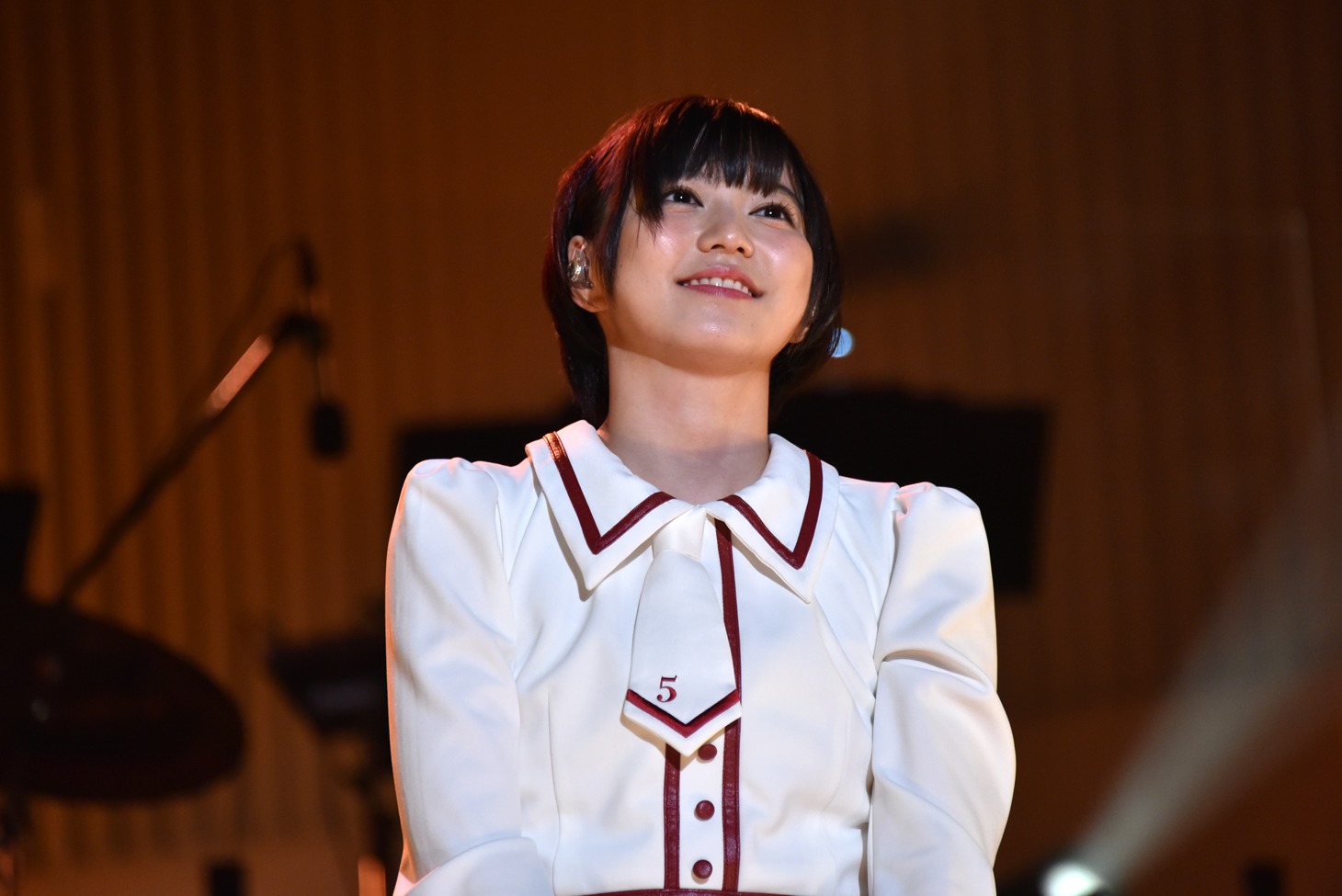 安本彩花