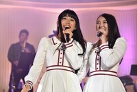 左から廣田あいか、柏木ひなた。